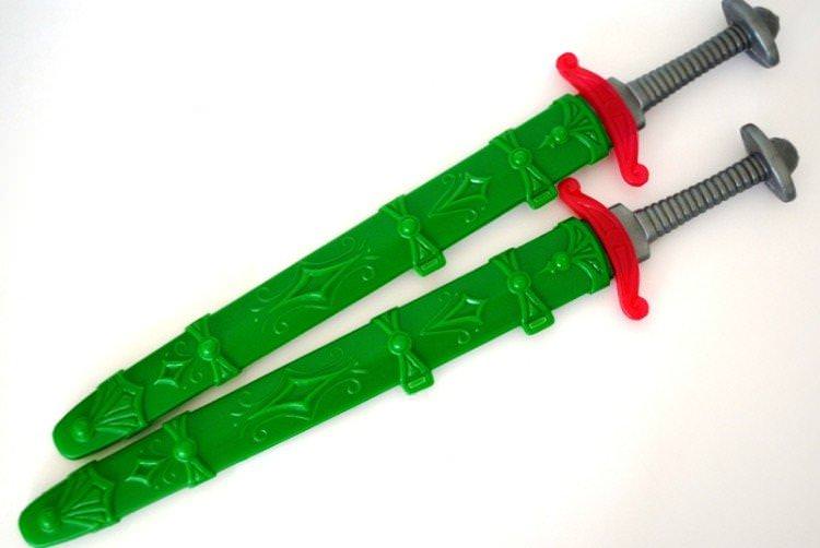 Іграшковий меч - Що подарувати хлопчику на 5 років