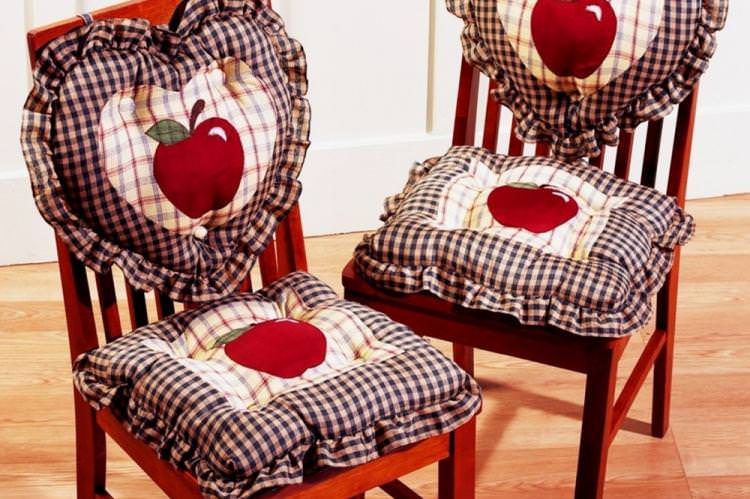 Декоративні подушки - Як оновити старі стільці