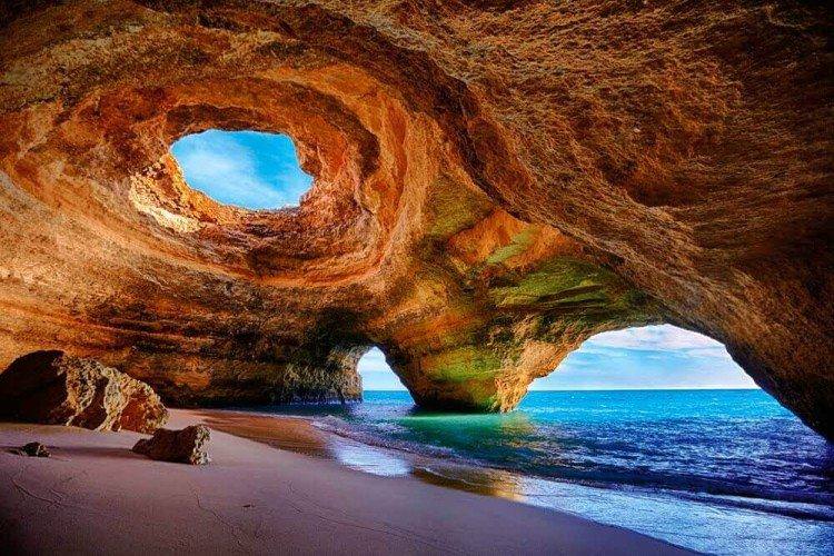 Морська печера в Алгарві, Португалія - ​​Найкрасивіші місця у світі