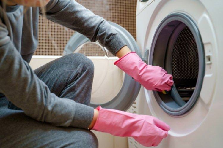 Як почистити пральну машину від бруду