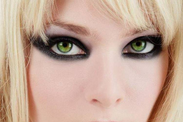 Чорні смоки-айс - Помилки макіяжу для зелених очей