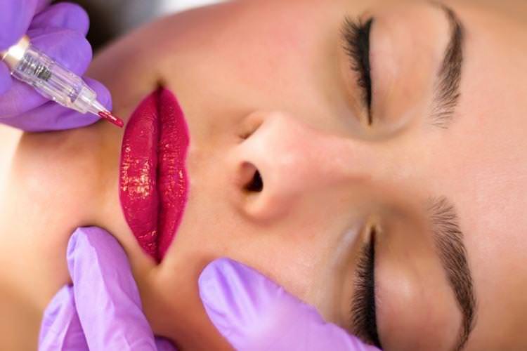 Перманентна помада - Техніки перманентного макіяжу губ