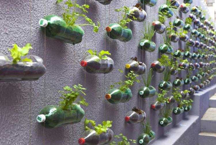 Пластикові пляшки - Декоративні прикраси для саду своїми руками