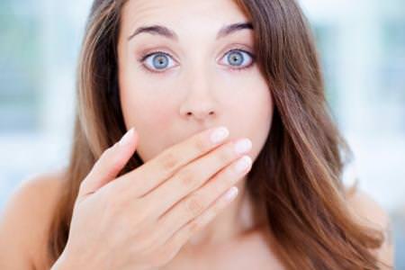 Як позбутися запаху з рота: 9 швидких способів