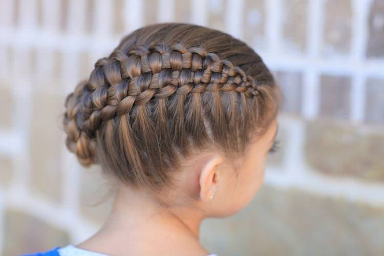 Складне плетіння - Зачіски на середнє волосся для дівчаток