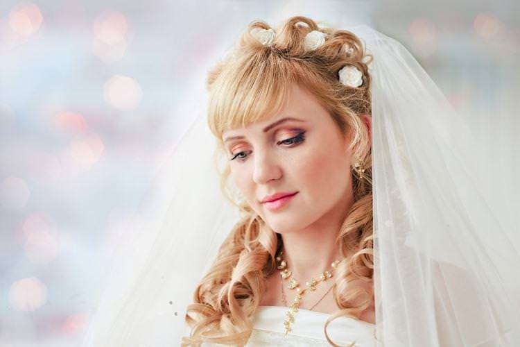 Зачіска принцеси з чубчиком - Весільні зачіски на довге волосся