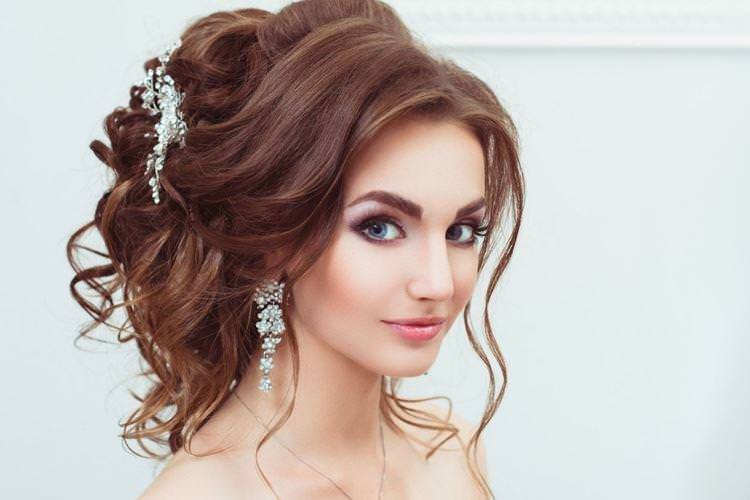 Ефектні локони з начосом - Весільні зачіски на довге волосся