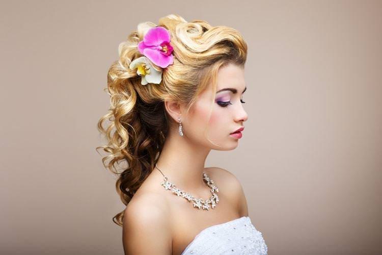 Квіткове укладання - Весільні зачіски на довге волосся