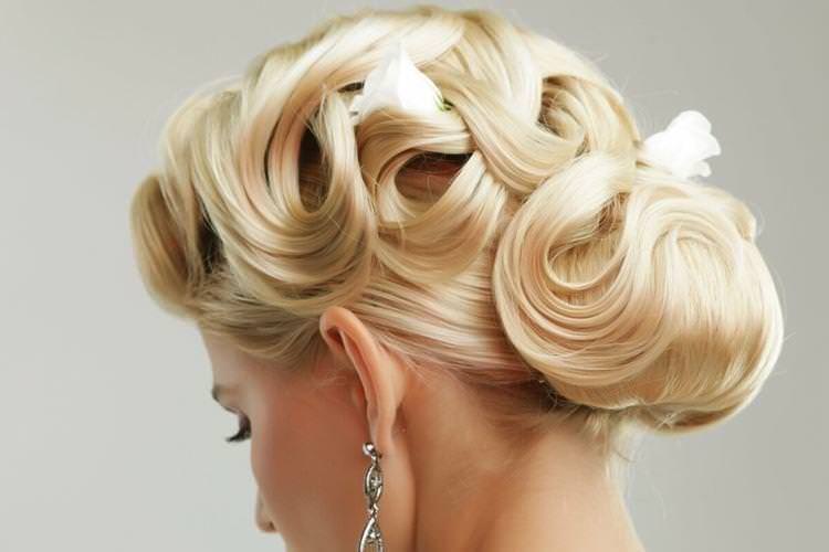 Незвичайні хвилі - Весільні зачіски на середнє волосся