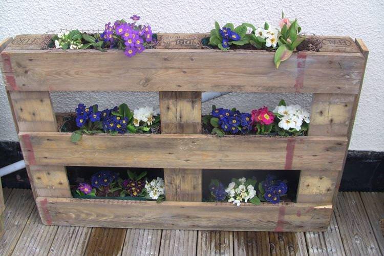 Підставка для квітів - Садові меблі з піддонів для дачі фото