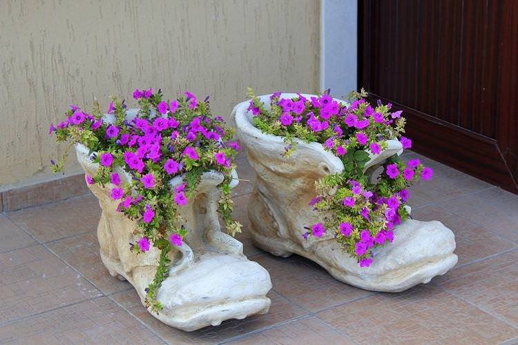 Вуличні вазони для квітів - фото