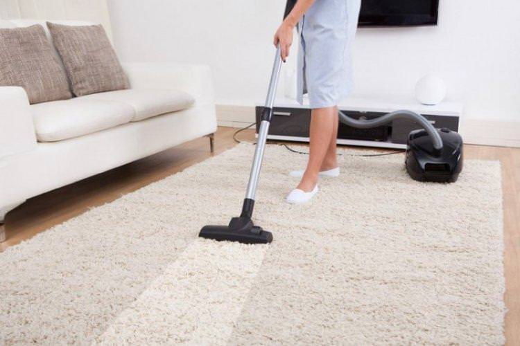 Як почистити килим від пилу в домашніх умовах