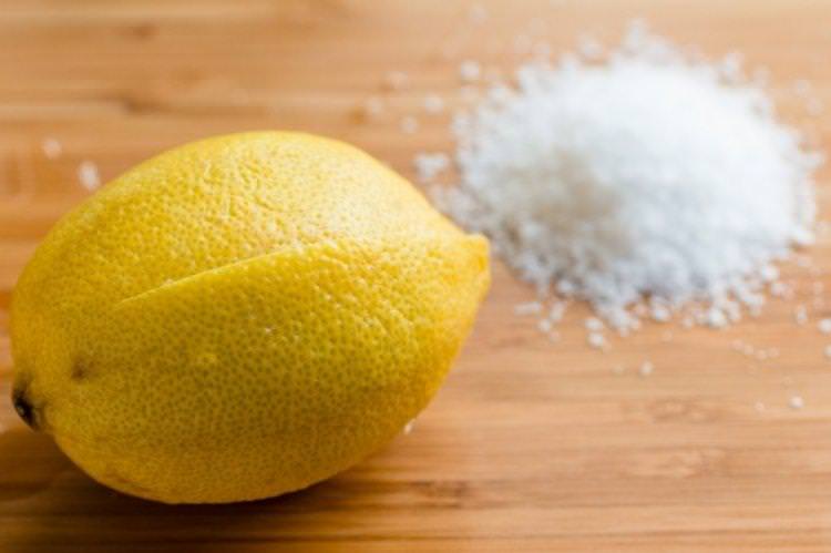 Як очистити чайник від накипу лимонною кислотою