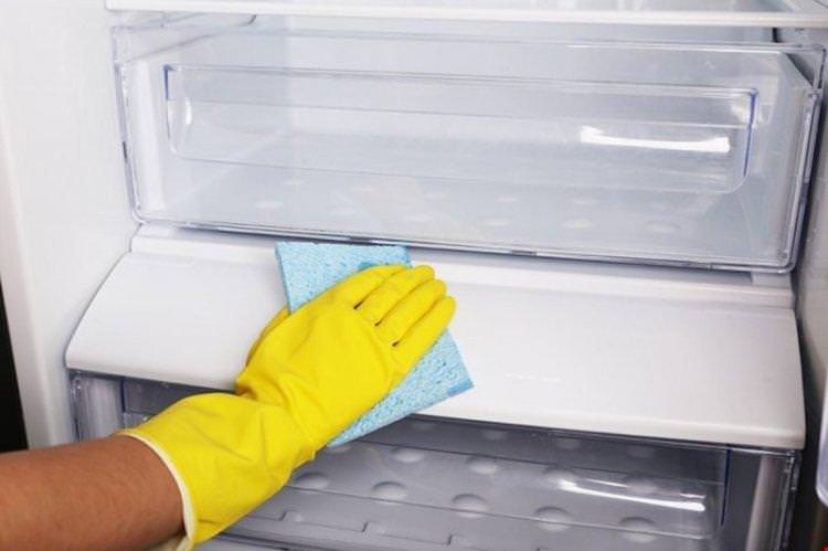 Оцет - Як позбутися запаху в холодильнику
