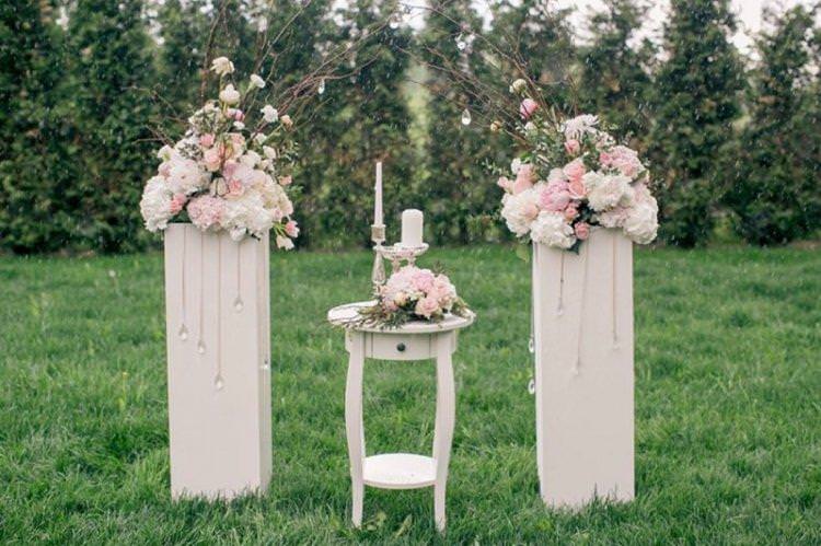 Прикраса весільних колон квітами - Квітковий декор на весілля