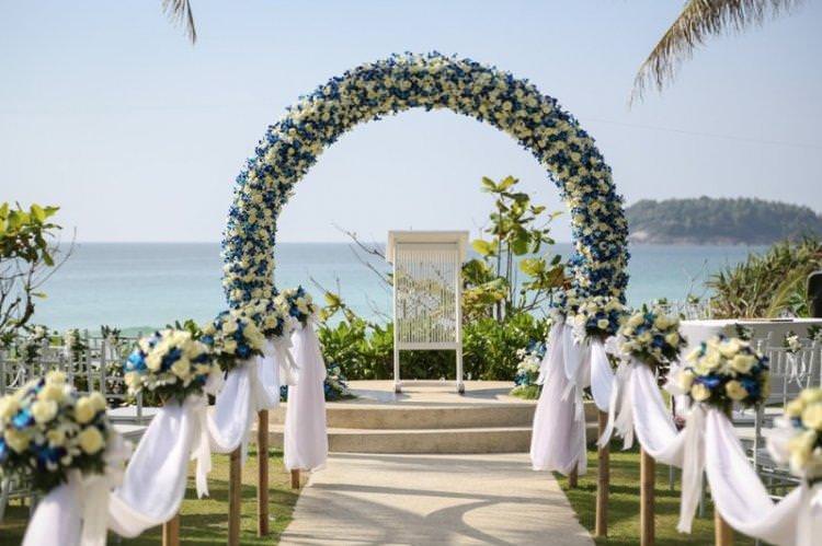 Весільна арка з квітів - Квітковий декор на весілля