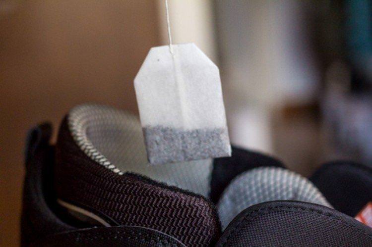 Домашні ароматизатори - Як прибрати запах із взуття в домашніх умовах