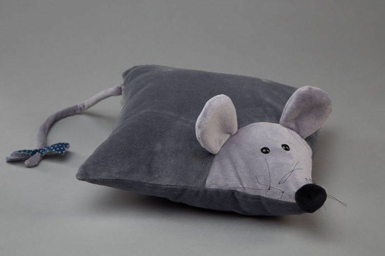 Подушка Мишка своїми руками - ідеї та викрійки