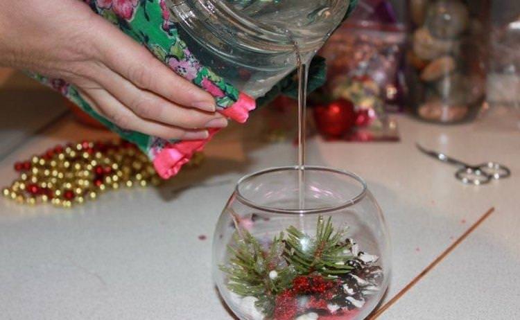 Прозорі свічки у новорічних келихах - Як прикрасити квартиру на Новий рік