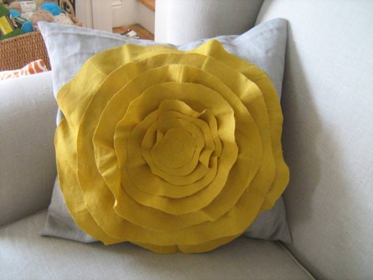 Подушка з трояндою - Викрійки та ідеї для декоративних подушок своїми руками