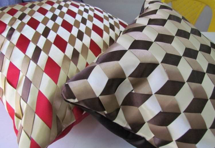 Атласні стрічки - Викрійки та ідеї для декоративних подушок своїми руками